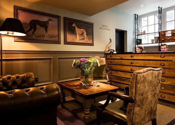 Greyhound Hotel