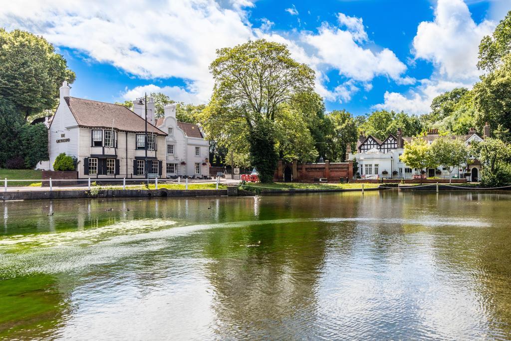 Hotel Greyhound Carshalton