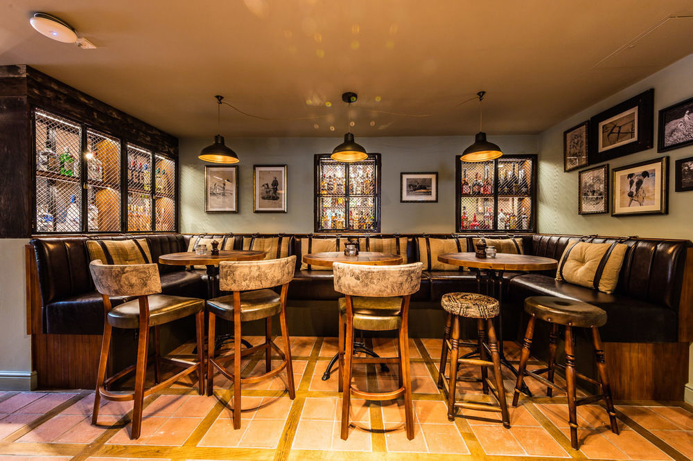 Greyhound Hotel 3*